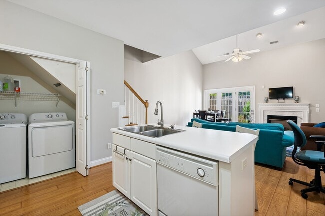 Building Photo - Fully Furnished * Utilities Included * 2 B...