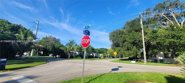 Foto del edificio - 567 NW 90th St