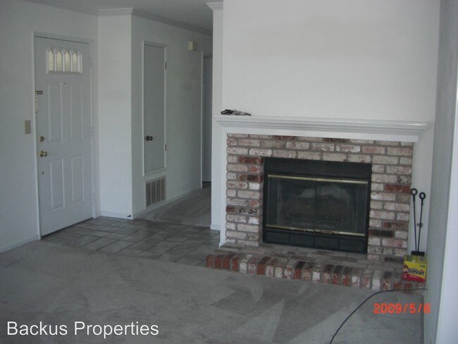 Building Photo - 2 br, 1 bath House - 1054-4 Padre Drive