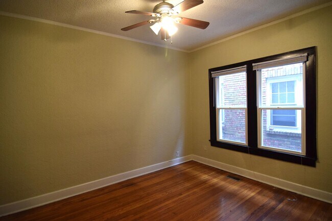 Building Photo - 2527 Shelby St