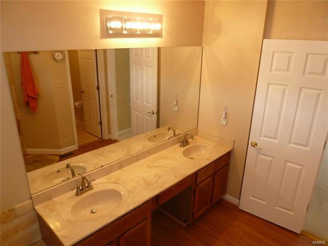 Building Photo - 3309 Lower Lakes Estates Dr