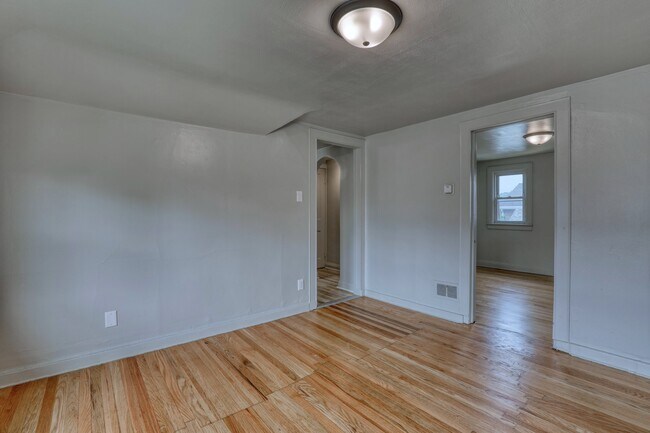 Foto del edificio - 2213 S 74th St