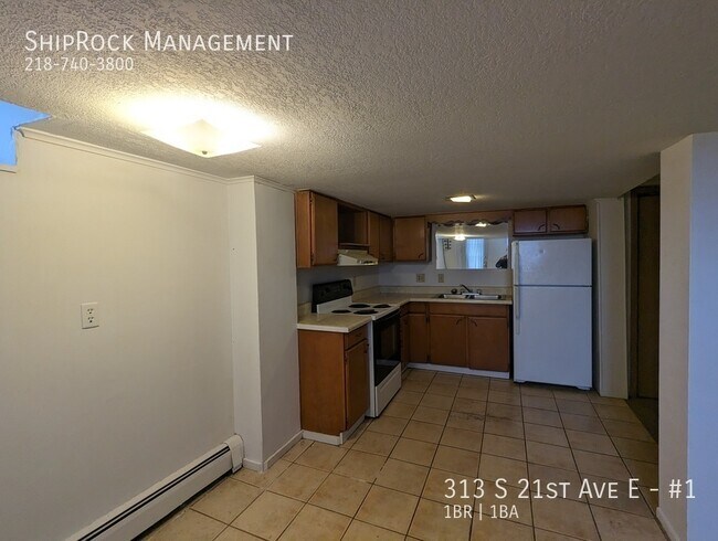 Building Photo - 313 S 21st Ave E