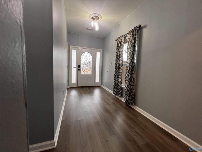 Foto del edificio - 2814 Hempstead Ave SW