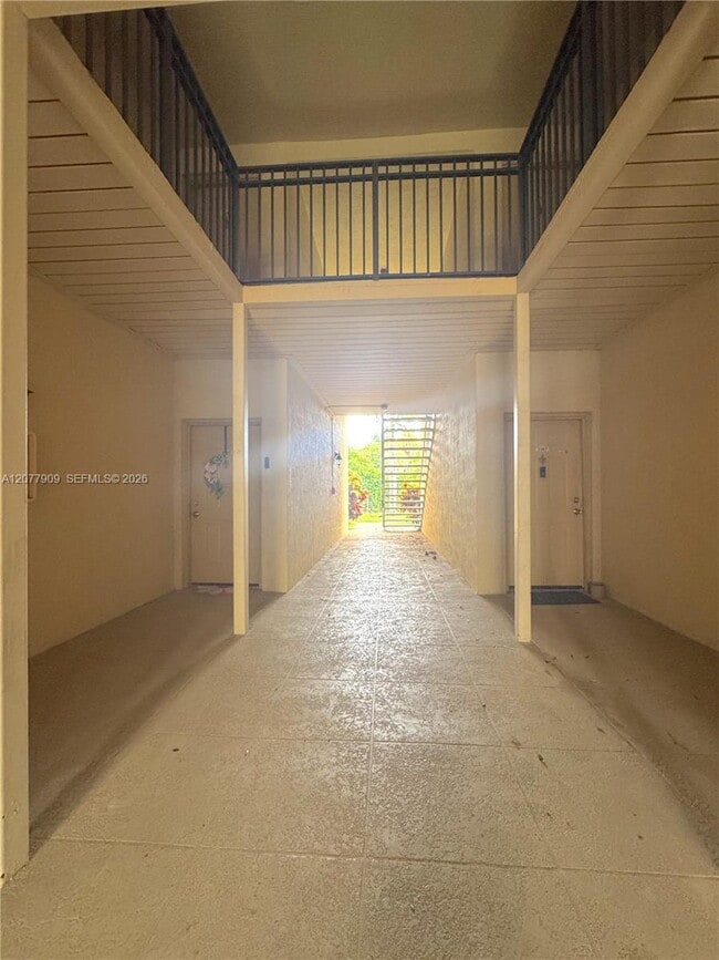 Building Photo - 1265 SW 46th Ave