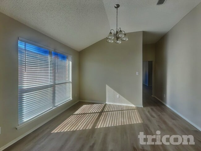 Building Photo - 2520 Ensenada Ln