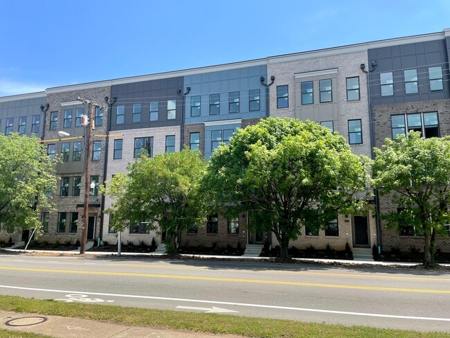 Building Photo - 1117 N Lombardy St