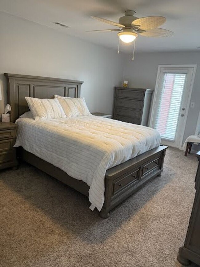 Foto del edificio - CONDO NEAR THE BAY