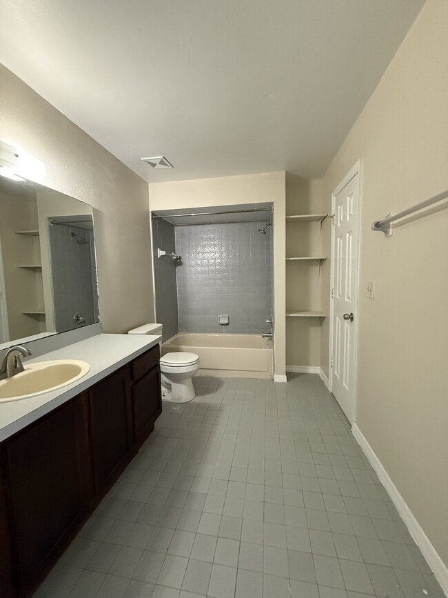 Building Photo - 752 Lucaya Dr