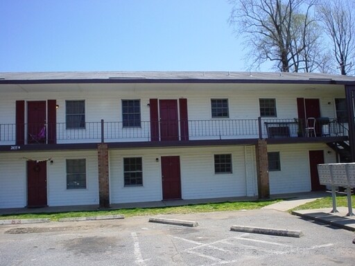 Building Photo - 2435 Old Greensboro Rd