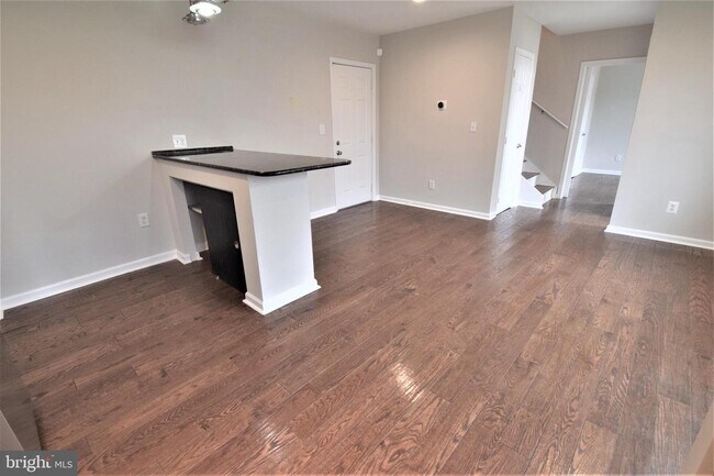 Building Photo - 429 18th St NE