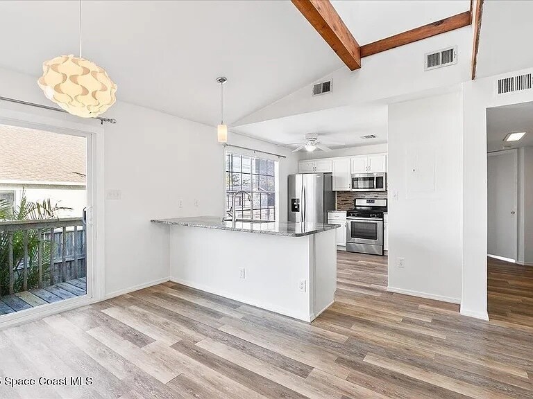 Foto principal - 935 South Patrick Dr