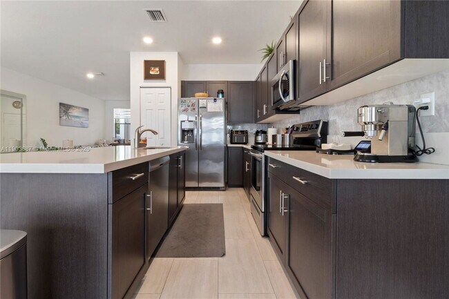 Foto del edificio - 3431 W 109th Pl