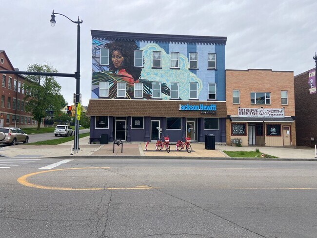 Building Photo - 585 Niagara Street
