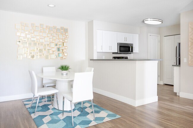 Reúnase para disfrutar de comidas y momentos importantes. - Slate Creek