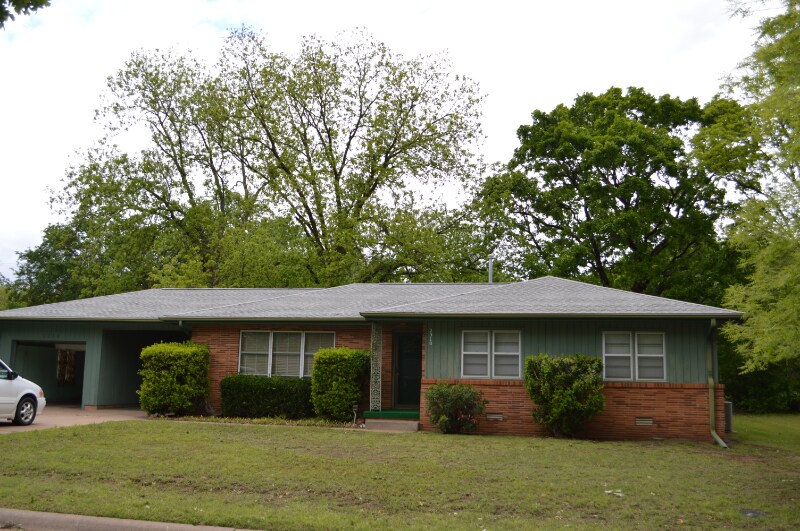 Primary Photo - 2310 W 9th Ave