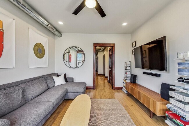 Foto del edificio - 930 N Fairfield Ave