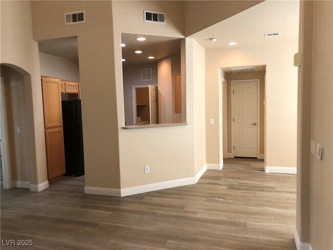 Foto del edificio - 8777 W Maule Ave