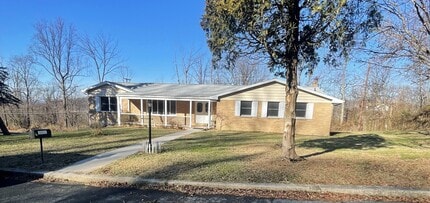 Building Photo - 2027 Reservoir Rd