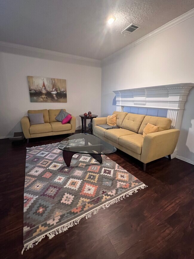 Foto del edificio - 7109 Chandler Dr