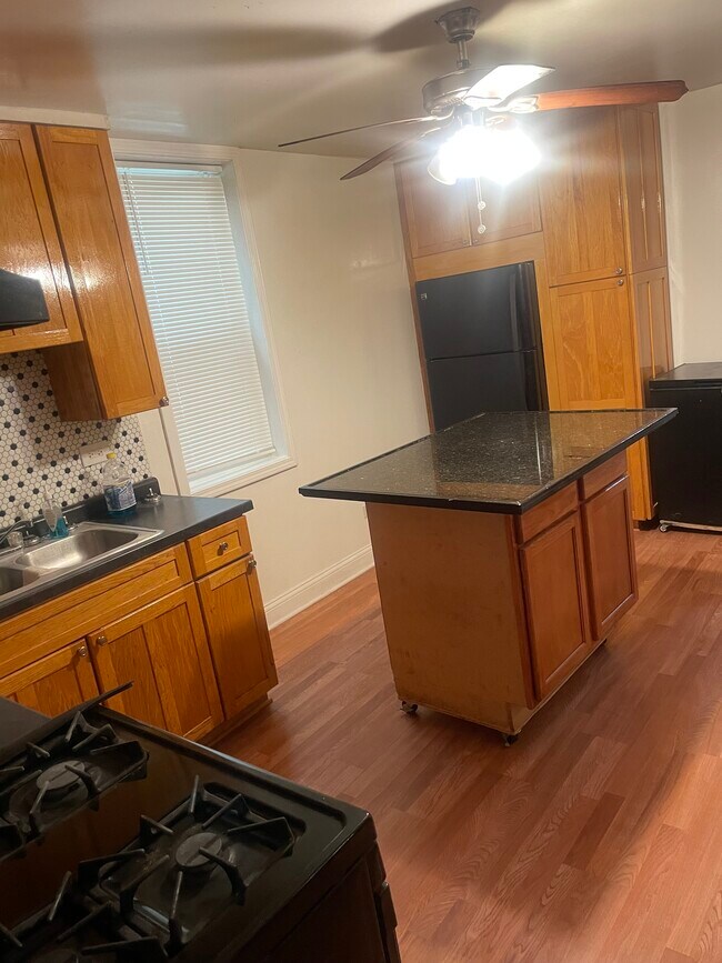 8324 S Baker Ave Unit 1 bedroom apartment, Chicago, IL 60617