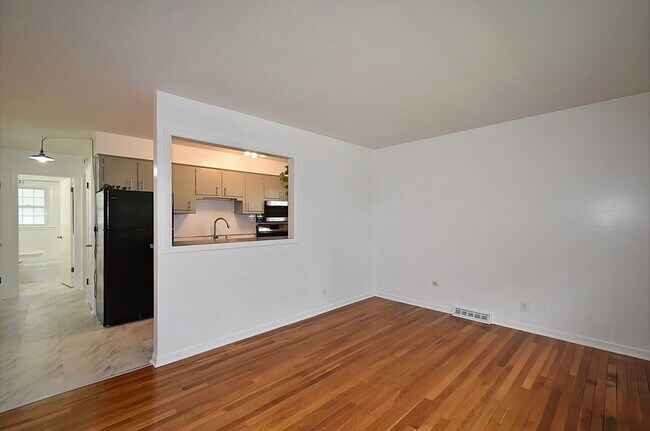 Foto del edificio - 119 W Swain St