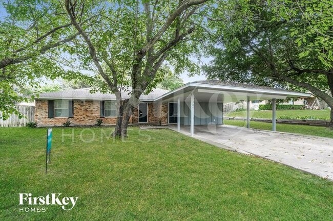 Building Photo - 204 E Lanett Dr
