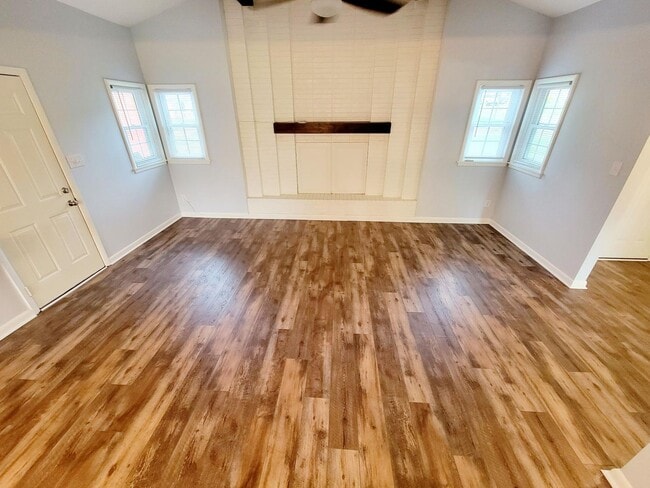 Foto del edificio - Beautiful 3 bedroom 2 bath West Burlington...