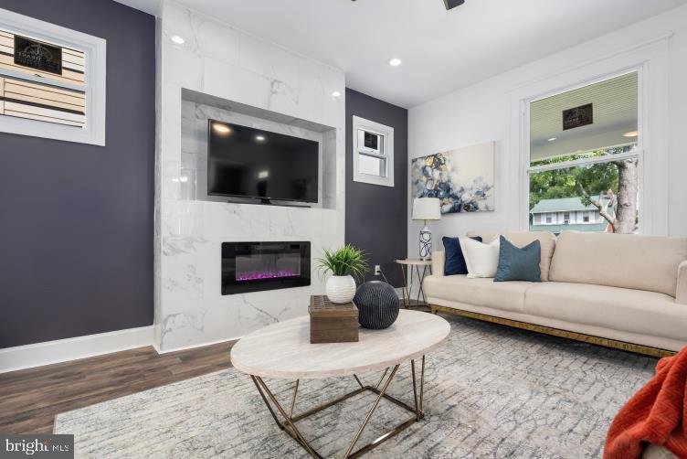 Foto principal - 5313 Fernpark Ave