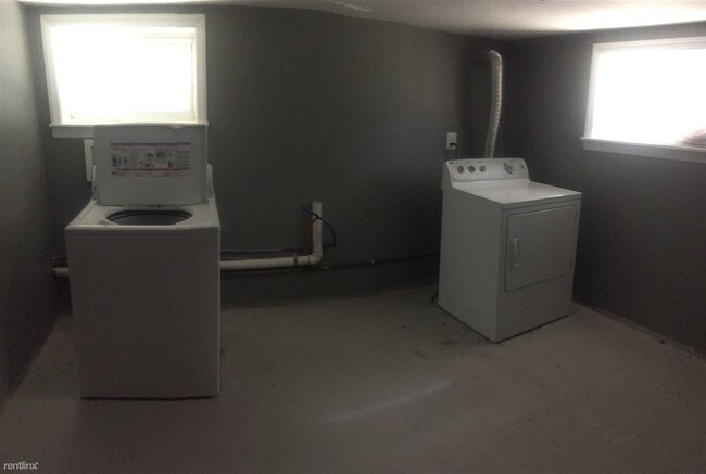 Building Photo - 2 br, 1 bath  - 24 Edwards Ct 1