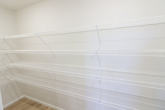 Building Photo - Now Leasing in Bend – 4/2.5 New Constructi...