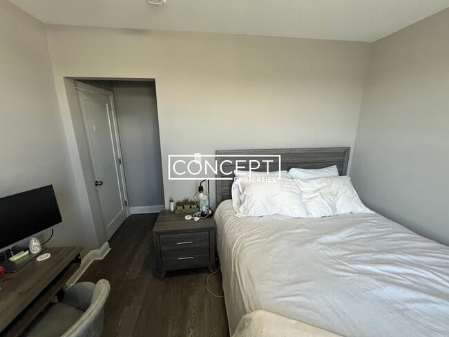 Building Photo - 34 Crescent