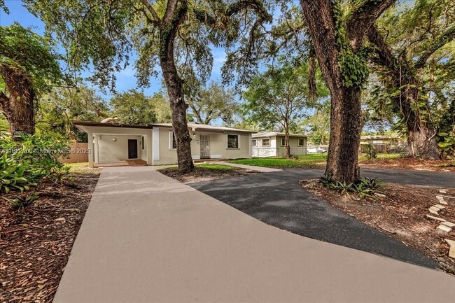 Foto del edificio - 6221 SW 35th St