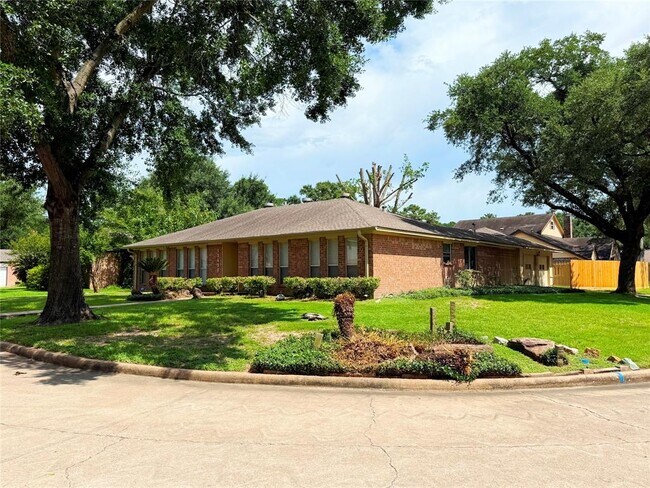 Foto del edificio - 13430 Exton Ln