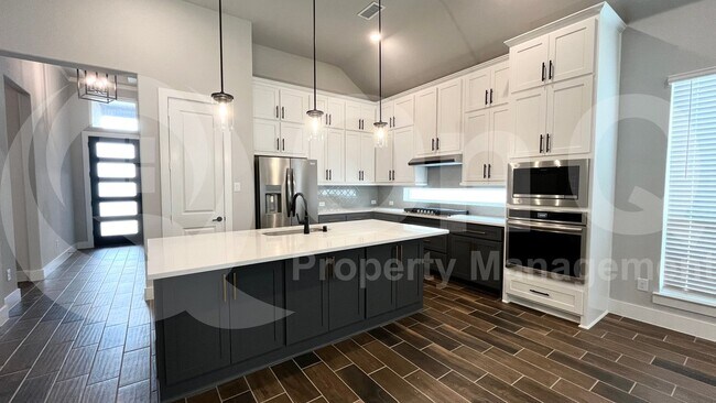 Building Photo - 6301 Tahoe Winds Dr