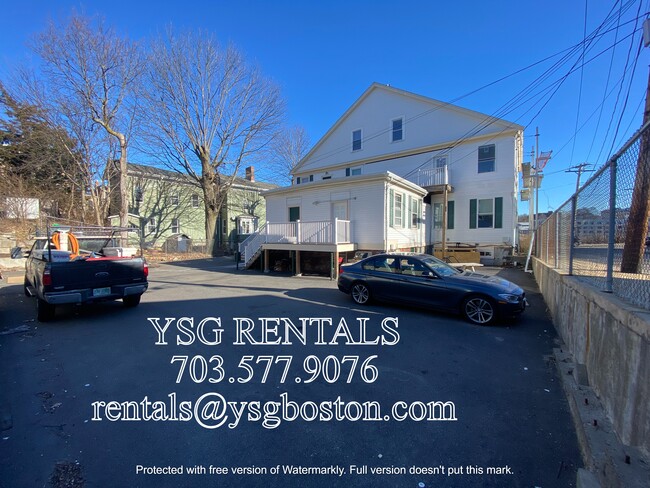 Building Photo - 17 Lambert Ave