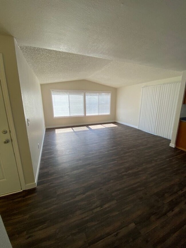 Foto del edificio - 24407 Richards Rd