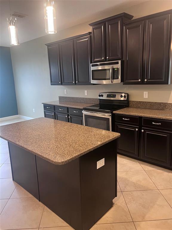 Foto del edificio - 2502 Cumberland Cliff Dr