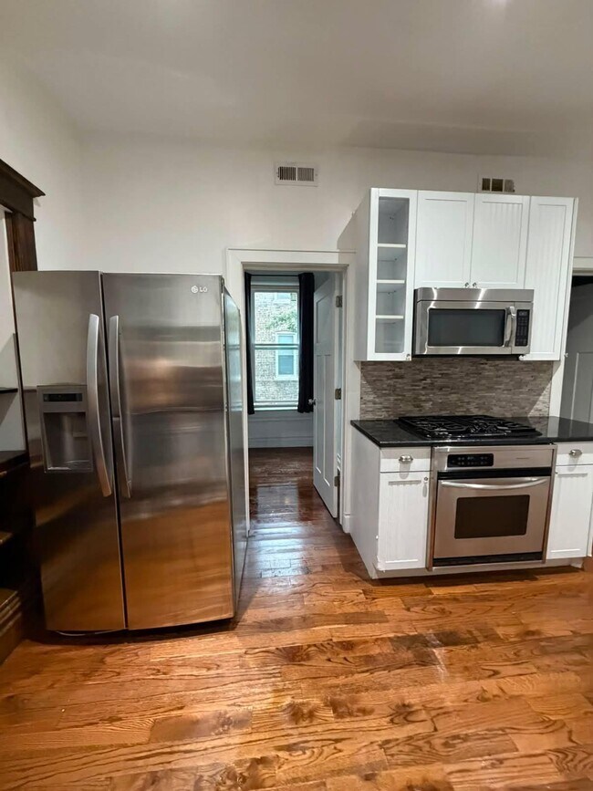 cocina - 2351 S Whipple St