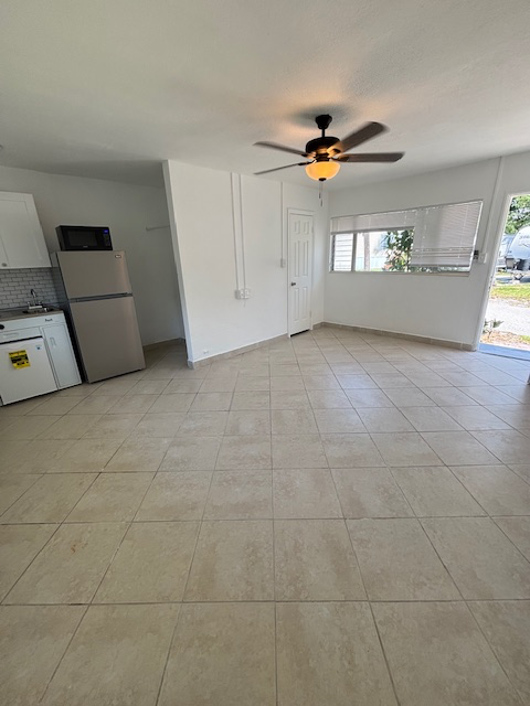 Primary Photo - 1064 N Tamiami Trl
