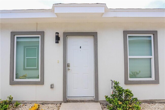 Building Photo - 913 W Sunset Valley St