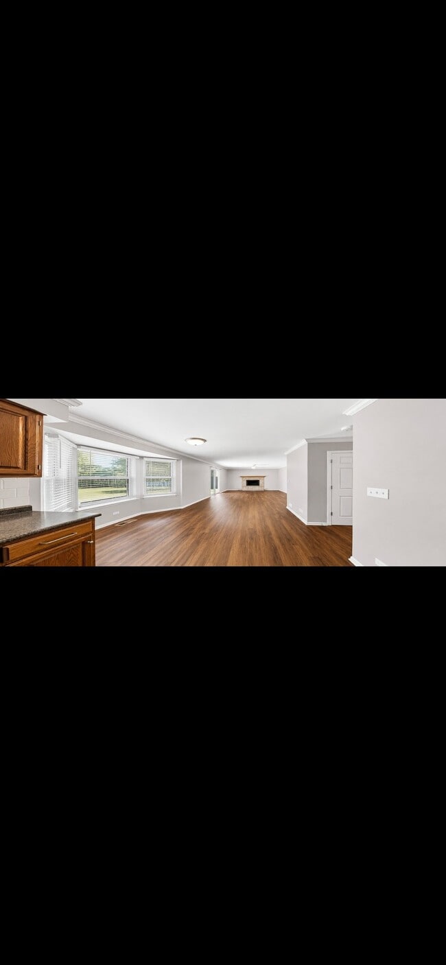 Building Photo - 221 Magnolia Dr