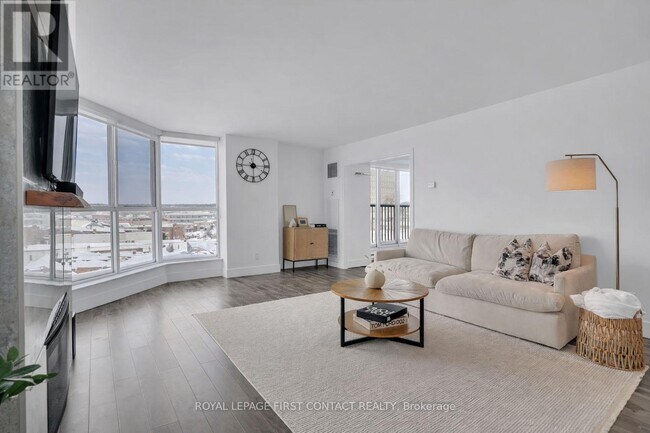 Photo du bâtiment - 140 Dunlop St E