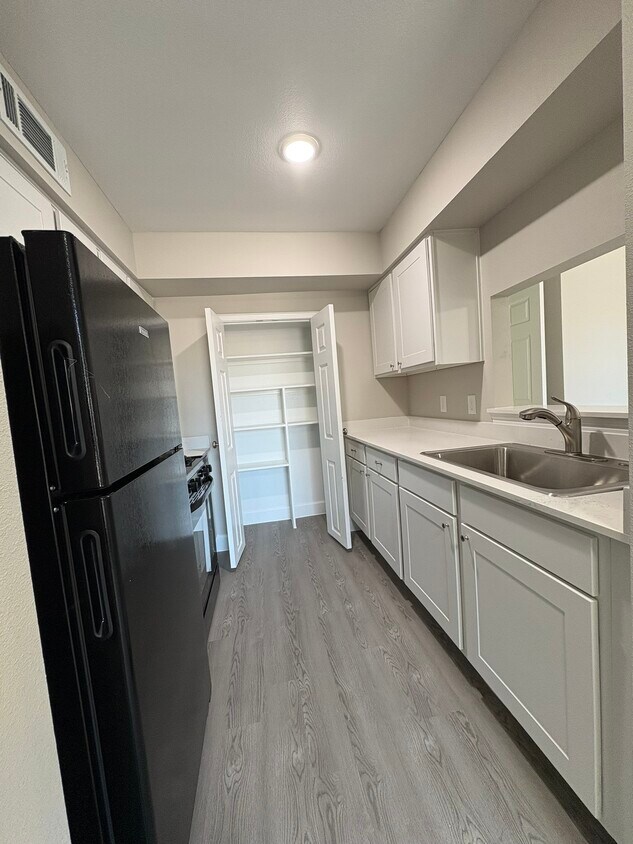 Foto principal - 3305 Red Bluff Rd