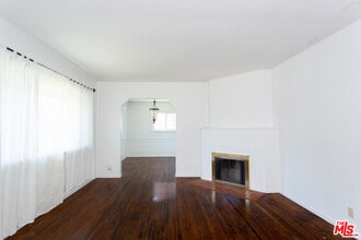 Building Photo - 6651 W 88th St