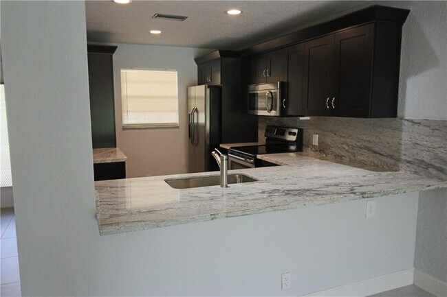 Foto del edificio - 8790 Holly Ct