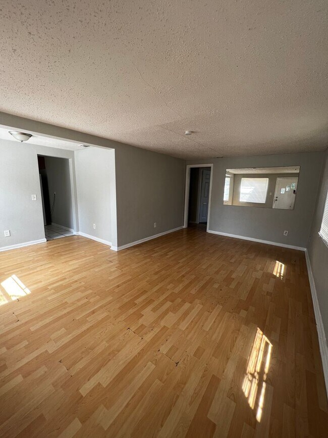 Foto del edificio - Spacious 3 bedroom home in Riverview!