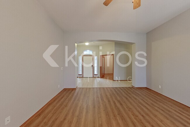 Foto del edificio - 529 Loyd Ln