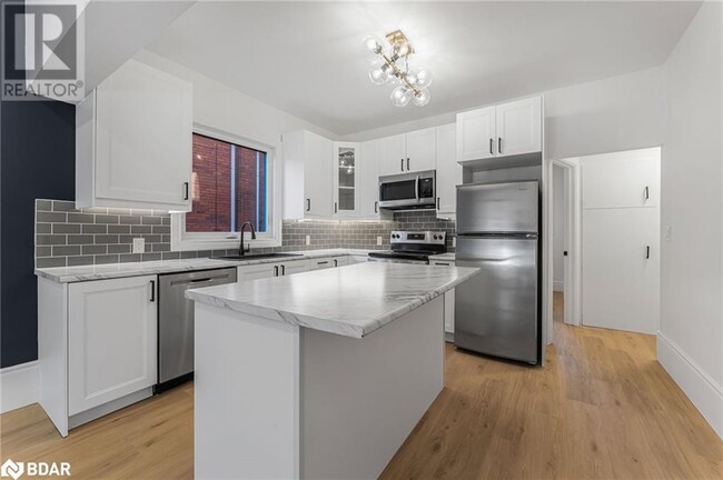 Building Photo - 57 Stirton St