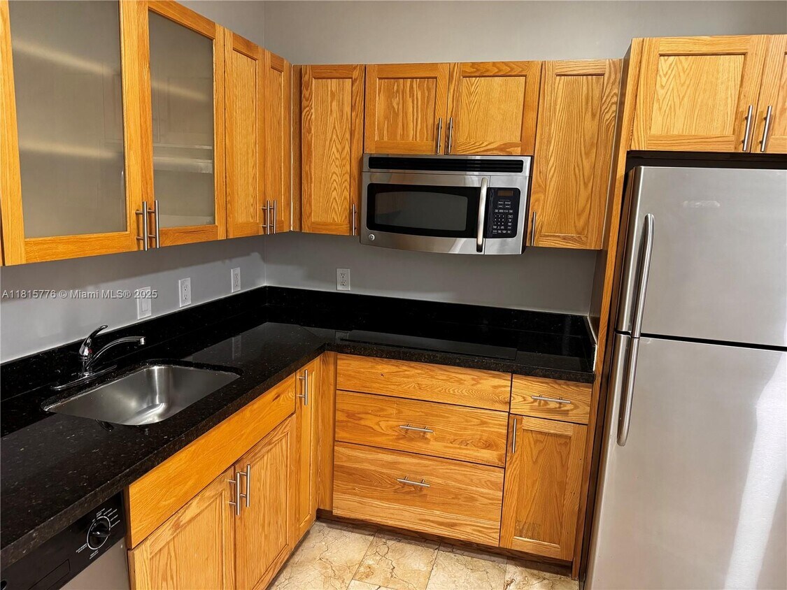 Foto principal - 1750 NW 107th Ave